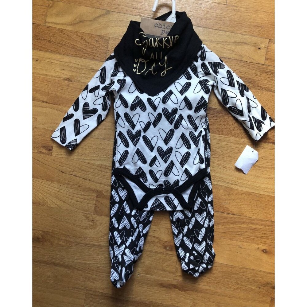 Chick Pea New Set Black & White Heart 6-9M
